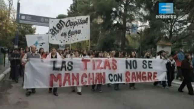 Neuquén. Docentes y otros trabajadores marcharon a 12 años.