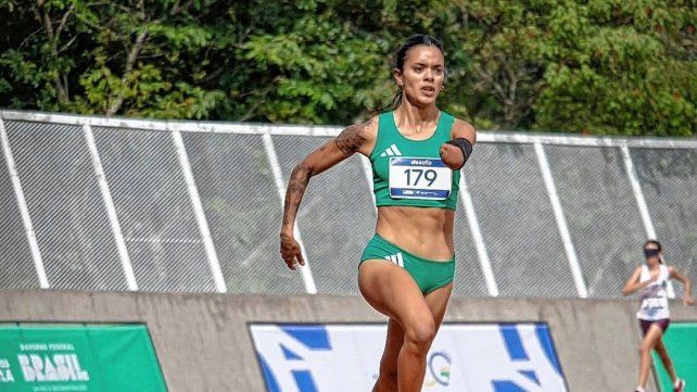 Determinada. Con su energía y dedicación