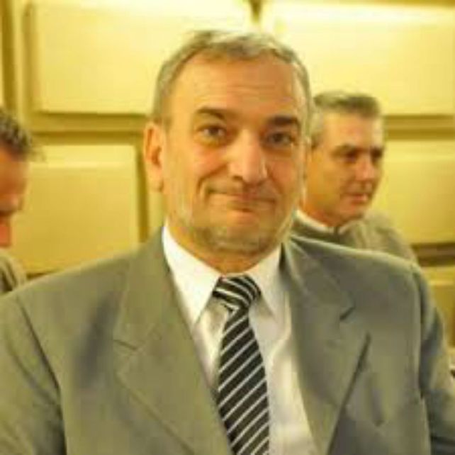 El senador Alcides Calvo.