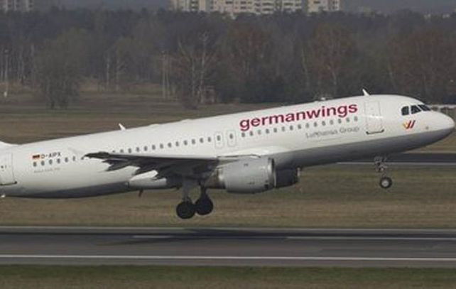 Un avión de estas características fue el que se precipitó a tierra en los alpes franceses.