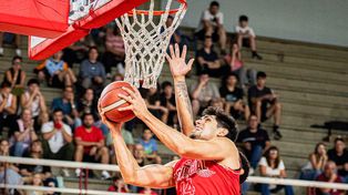 Gonzalo Torres anotó 18 puntos y capturó siete rebotes para Provincial en el primer partido jugado en Viedma.