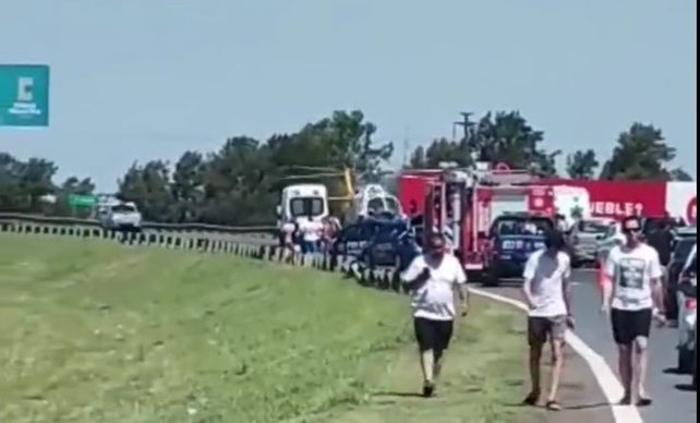 Una persona murió y otra sufrió heridas de gravedad en un choque en la autopista a Córdoba