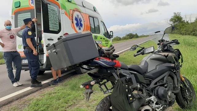 Un motociclista de 60 años debió ser asistido al caer sobre la cinta asfáltica en la Ruta Nacional 12