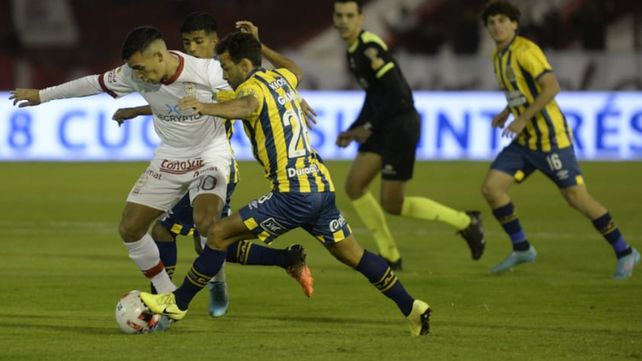 Central cayó por dos penales con Huracán que jugó media hora con diez