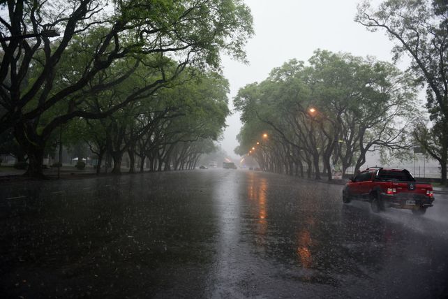 Rosario y la zona están bajo alerta por abundantes precipitaciones