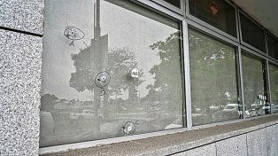 Otra balacera a un edificio público en Rosario: ahora contra un centro de salud