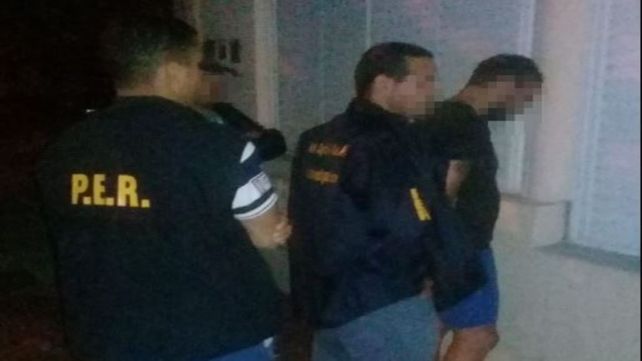 Miguel Angel Lolo Laferrara al ser detenido por agentes entrerrianos y santafesinos el jueves pasado.