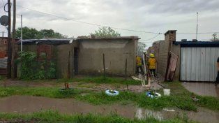 La vivienda saqueada e incendiada que pertenecía al padrastro de Xiomara, el sospechoso de haberla matado