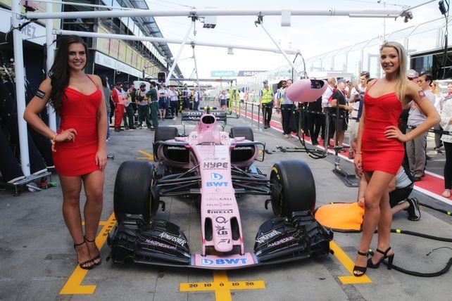 No habrá más promotoras en la F1 y una de ellas culpó a las feministas