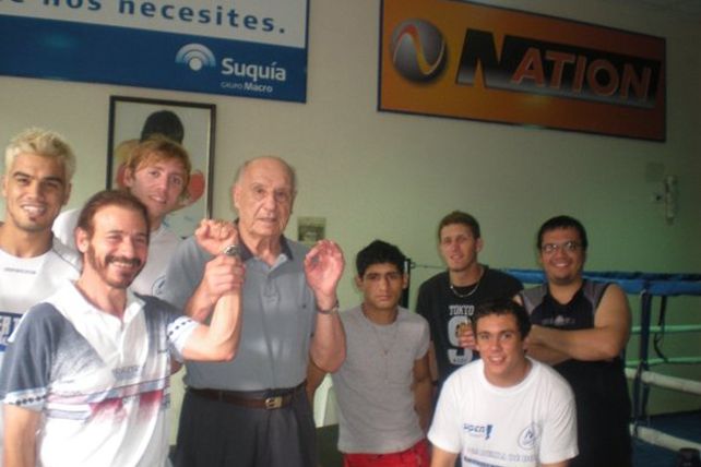Alumnos pelean para que no se cierre la Academia de boxeo de Amílcar Brusa