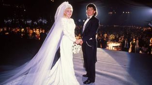 Claudia Villafañe contó qué hizo con el vestido del casamiento con Diego Maradona