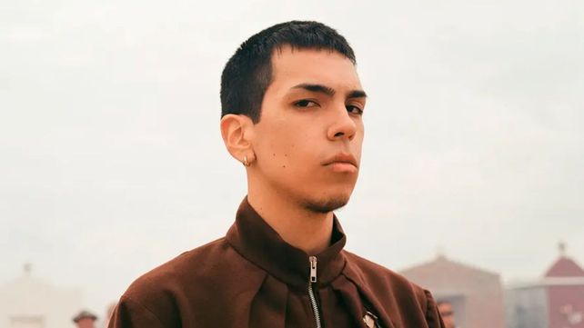 Milo J celebrará un año de la salida de La Vida Era Más Corta con un set en vivo que se proyectará en cines