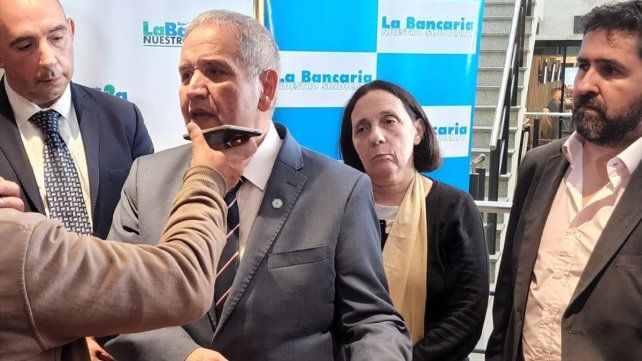El sueldo inicial de un bancario en agosto supera los $2
