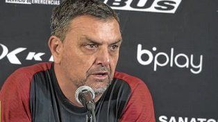 El DT de Colón Diego Osella podría modificar el esquema para visitar a Atlético de Rafaela.