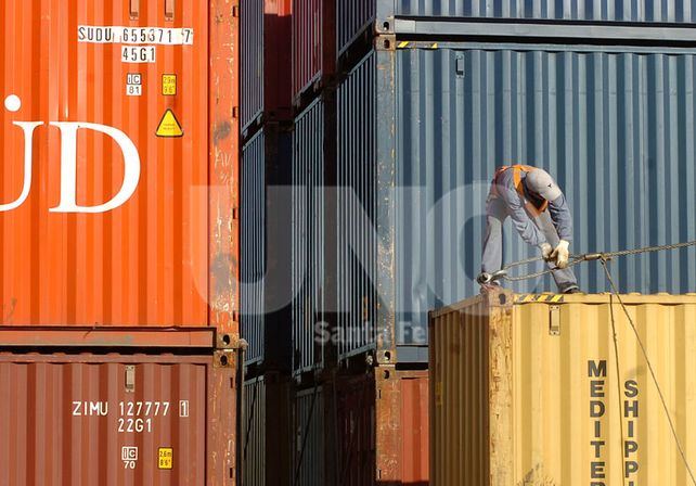 En picada. Las ventas al Brasil vienen disminuyendo sus niveles desde 2012. En tres años los montos exportados cayeron a la mitad. Foto: Juan Manuel Baialardo / Diario UNO Santa Fe