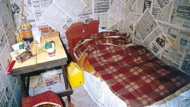 El cuartucho de dos metros por dos y el camastro donde tuvieron encadenada a Nélida Bollini de Prado durante 32 días