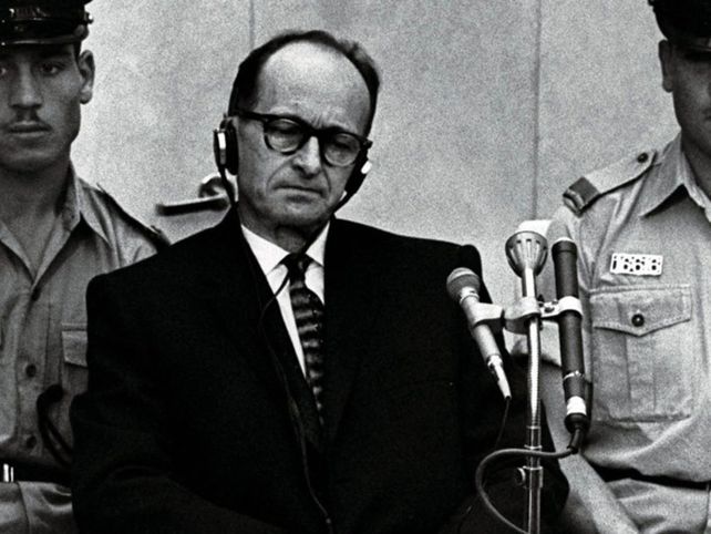Adolf Eichmann durante el juicio en el que fue condenado a muerte