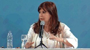 Cristina Kirchner volvió a apuntar a Milei por Kueider: ¿Seguirá como senador porque tienen miedo que hable?