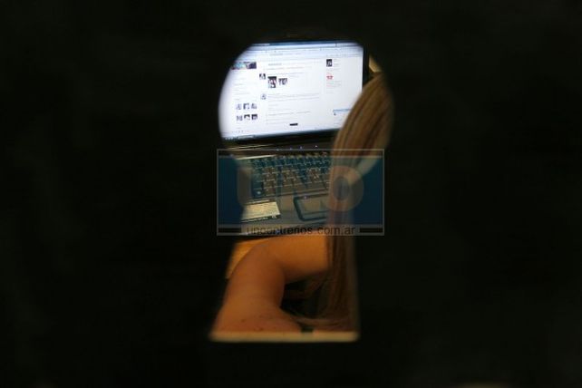 Una mujer ofrecía por internet a sus hijas para citas sexuales