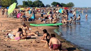Destacan que a las playas concurre de manera masiva la gente para afrontar el calor de estas semanas.