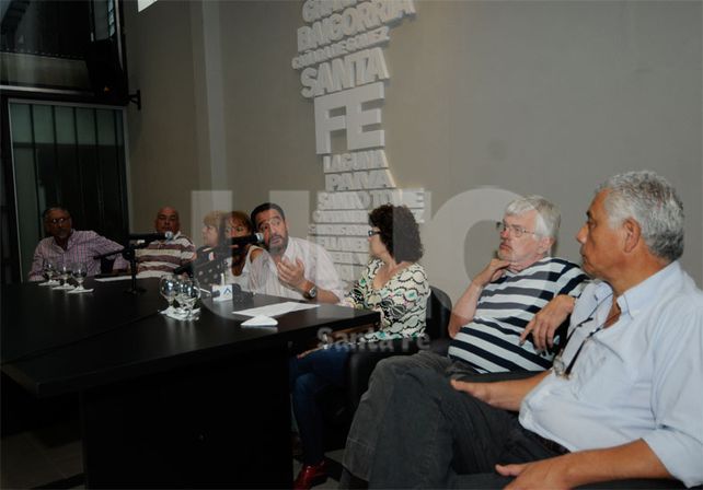 Unidad. La comisión intersindical del sector público se mostró preocupada por los salarios / Foto: José Busiemi - Uno Santa Fe