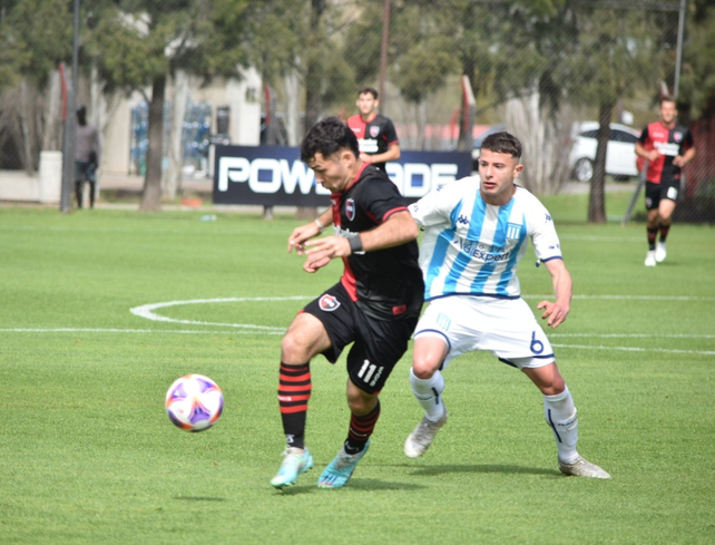 El Loco sumó minutos en la reserva leprosa y le aportó su experiencia al grupo.