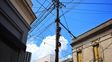 Contaminación visual: Santa Fe aprobó un plan para ordenar el cableado aéreo y retirar los cables en desuso