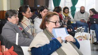 En el marco de la paritaria docente Agmer aceptó la oferta del gobierno pero la declaró insuficiente y distorsiva.