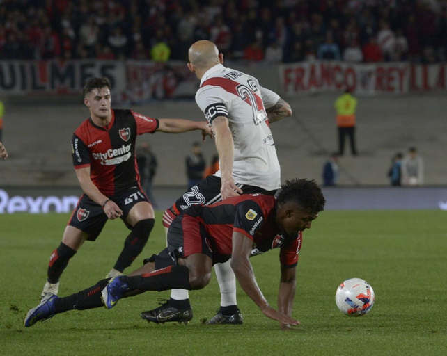 Newells se llevó un porrazo feo del Monumental