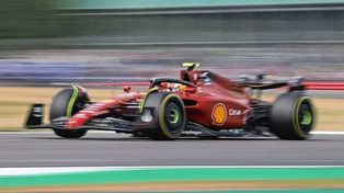 El piloto español con la Ferrari doblegó sobre el final al campeón Max Verstappen.
