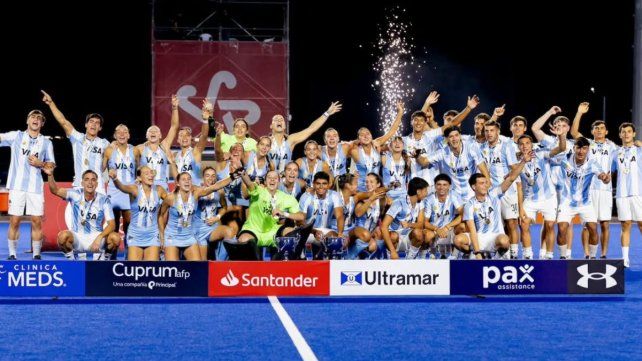 Los equipos argentinos festejando su coronación en el Campeonato Panamericano.