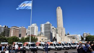La ambulancias se presentaron este jueves en el Monumento a la Bandera.