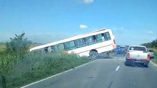 Santa Fe: Ya son 13 los muertos en el choque de micros en la ruta 33