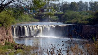 La fase dos de la obras es la que evitará que continúe la erosión de la cascada del arroyo Saladillo.