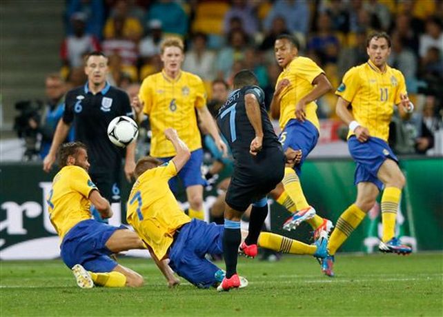 Inglaterra venció a Suecia con lo justo tras ir perdiendo