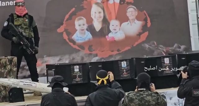 Guerra en Gaza: Hamás entregó a Israel los cuerpos de la familia argentina Bibas