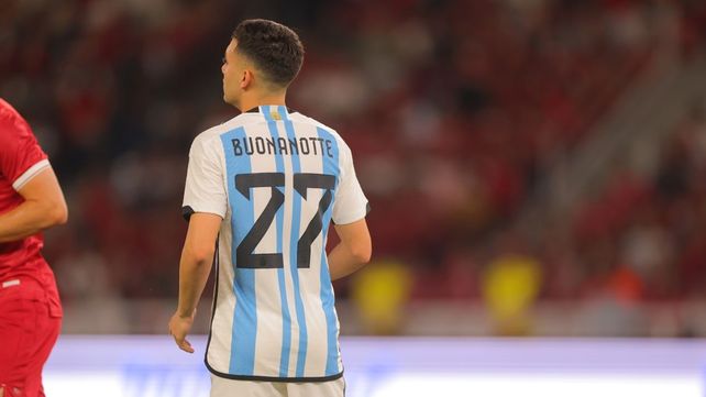 Facundo Buonanotte con la 27 hizo su presentación oficial en la mayor.