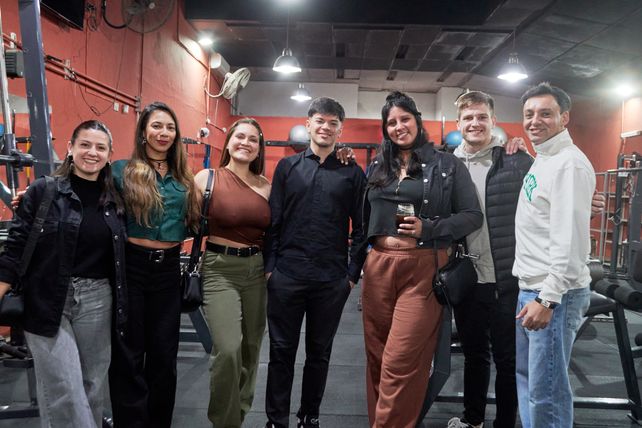 Delfina Izaguirre, Yamila Magnano, Guadalupe Sánchez, Luz Arnold, Nacho Redolfi,  Juan Pablo Izaguirre y Daniel Ospitale   