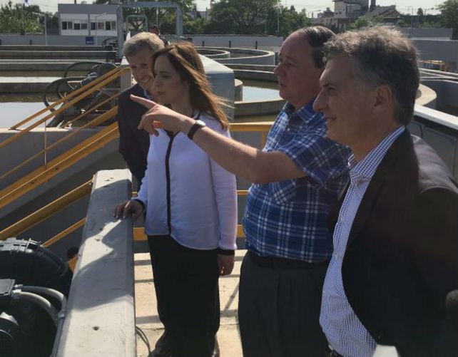 Macri hoy en la planta de depuramiento en Lanús que incorpora a 90 mil vecinos al sistema cloacal.