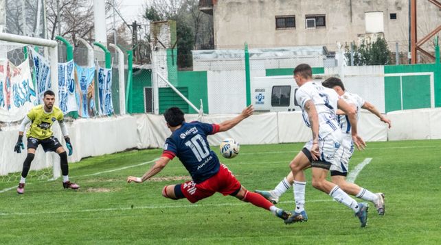 Primera C: Con un soberbio de Cristian Bonesso desde 25 metros