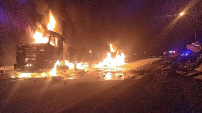 El violento choque sucedió en la madrugada en la ruta nacional 11