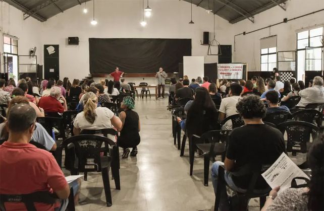 Los docentes de escuelas públicas de Rosario votaron la nueva oferta salarial del gobierno provincial.&nbsp;