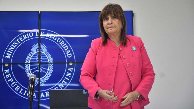 Patricia Bullrich advierte que la marcha del 20 se deberá hacer por la vereda