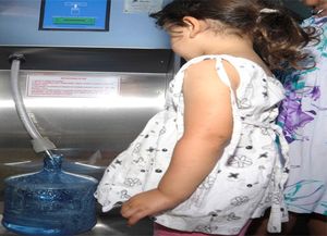 Destacaron a los dispensers comunitarios de Assa por “la gestión responsable del agua”