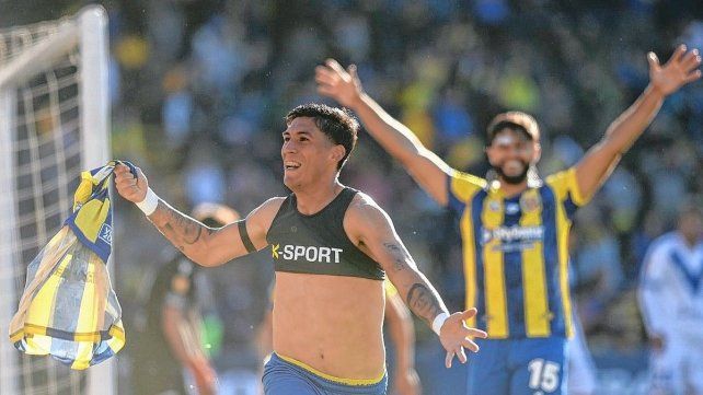 Rosario Central superó sobre el final a Vélez y sigue arriba en la zona B del Torneo Apertura.