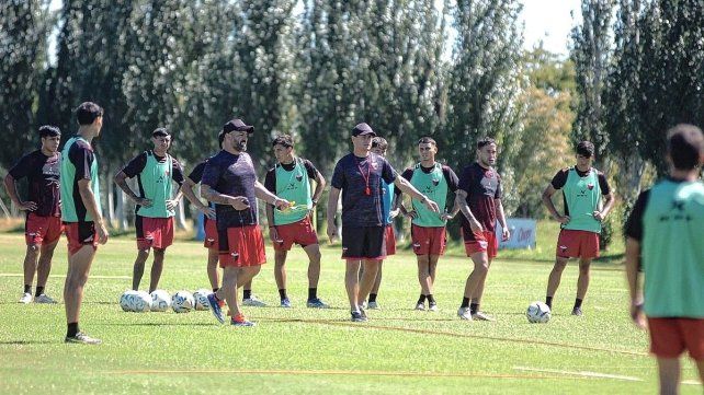 Colón estaría debutando el domingo 8 de febrero a partir de las 20 ante Deportivo Madryn.