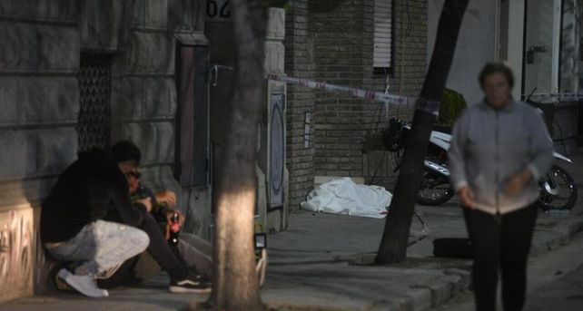 La mujer recibió un piedrazo cuado iba en moto por Lagos, entre Montevideo y Pellegrini.