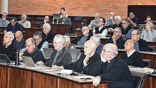 Monseñor. Se encuentra actualmente formando parte de la 122º Asamblea Plenaria de la Conferencia Episcopal Argentina (CEA)
