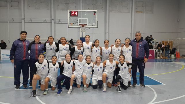Las chicas de la Asociación Rosarina de Básquet tuvieron una destacada actuación y el regreso a Rosario fue con el trofeo bajo el brazo. Un fin de semana de ensueño en Adeo de Cañada de Gómez.