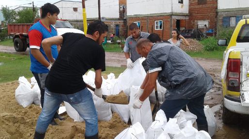 El Municipio pide que se libere la ruta 168, mientras se trabaja sobre la crecida de los ríos